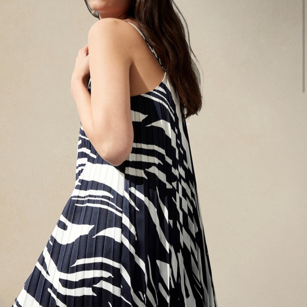 Satin Pleated Midi Dress in Blue Zebra Print